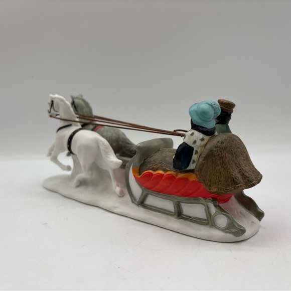 Department 56 1986 Vintage Heritage Village Collection Sleighride 6511-0 Retired - Picture 2 of 12